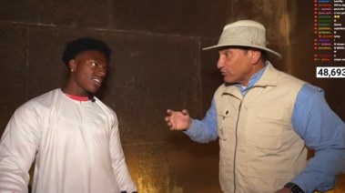 مدير عام منطقة أهرامات الجيزة، أشرف محيي الدين و اليوتيوبر “سبيد”