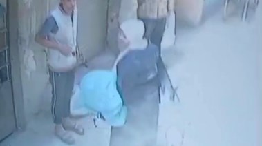 المتهمون وجانب من الواقعة 