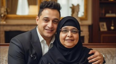 الفنان رضا البحراوي ووالدته 