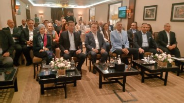 محافظ البنك المركزى ووزير الزراعة ومحافظ أسوان يشهدون عرض تقديمى لمشروع دعم صغار المزارعين بالمحافظة