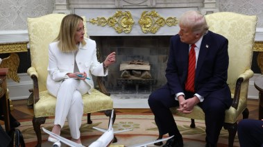 الرئيس الأمريكي دونالد ترامب ورئيسة الوزراء الإيطالية جورجيا ميلوني