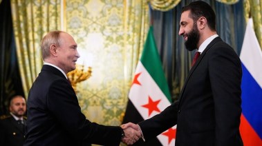 الرئيس السوري أحمد الشرع ونظيره الروسي فلاديمير بوتين 