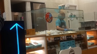 لقطة متداولة لعامل في سينابون 