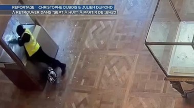 أحد اللصوص بمتحف اللوفر