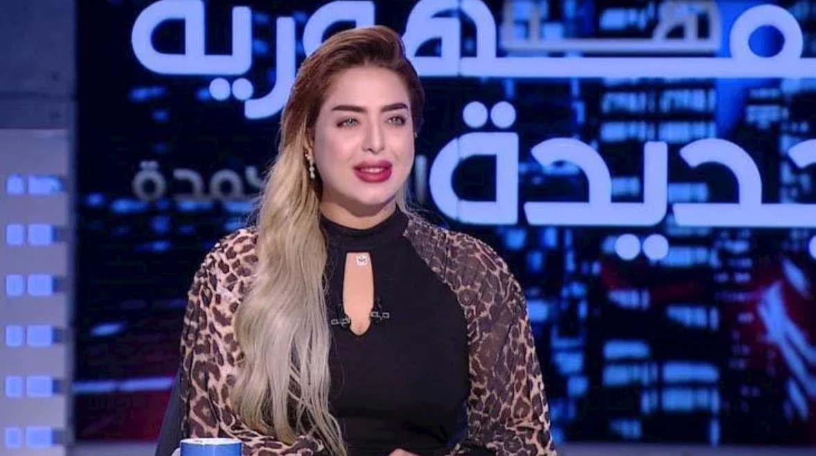 الإعلامية منى العمدة