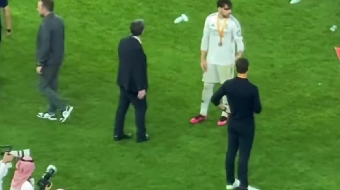 اللحظة الحاسمة لرحيل تشابي ألونسو