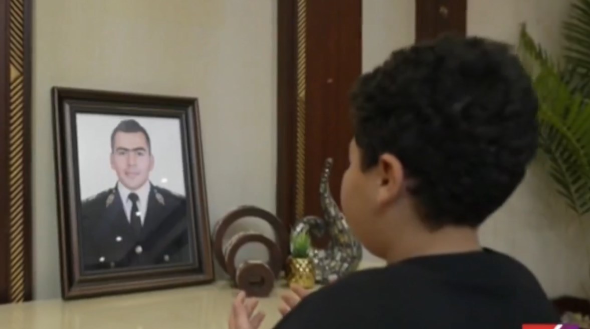 الشيد رامي هلال وابنه