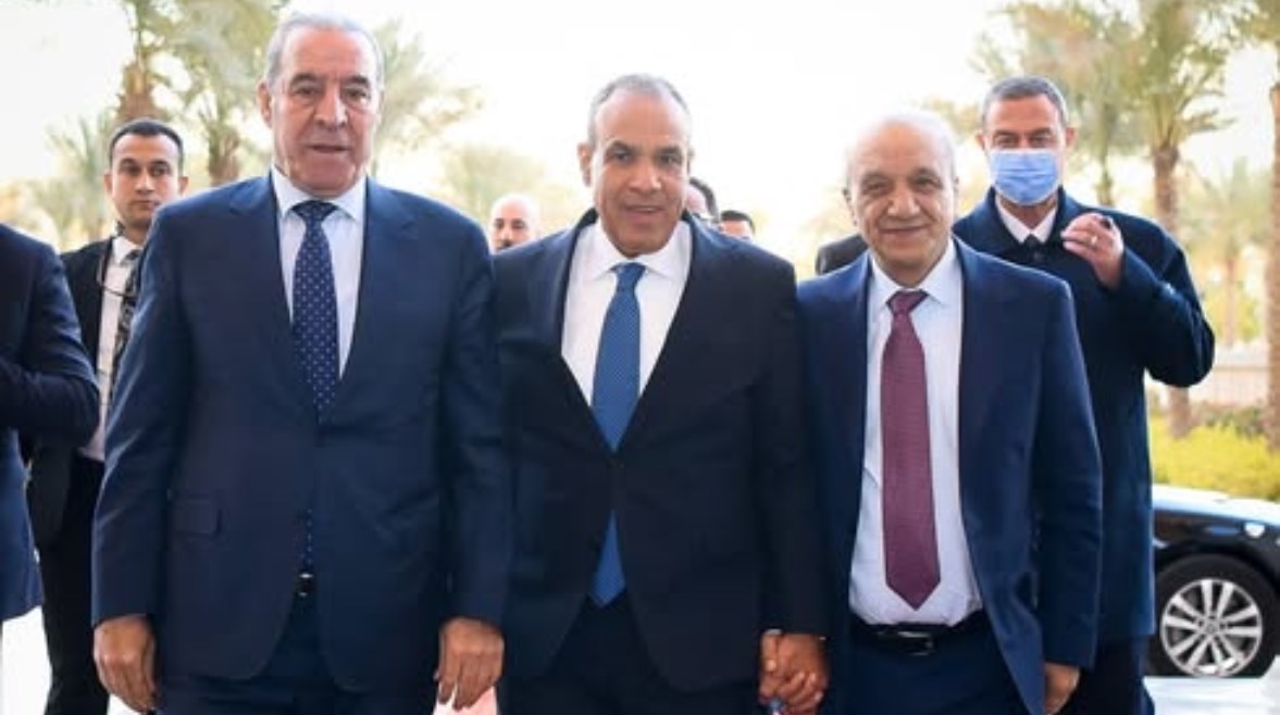 وزير الخارجية مع الوفد الفلسطيني