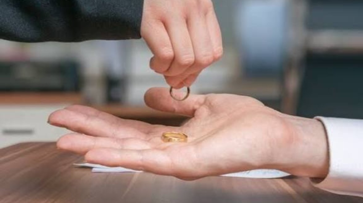 زواج وطلاق - تعبيرية