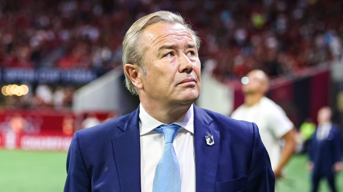  المدرب الإنجليزي المخضرم أدريان هيث