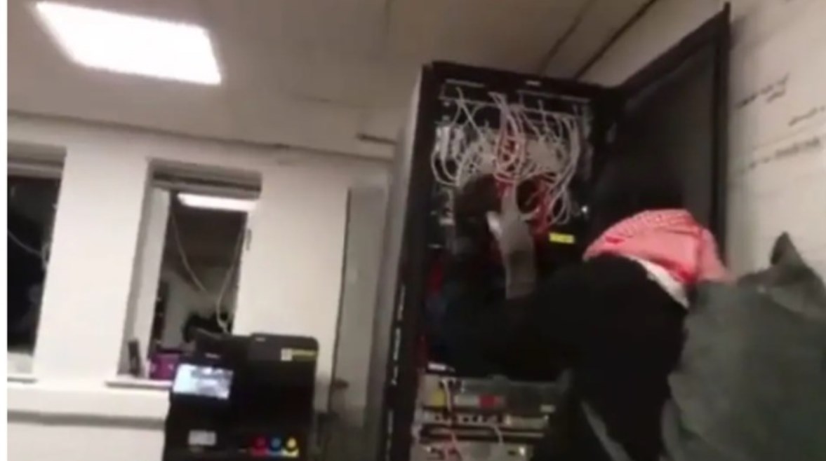 تحطيم أجهزة في مصنع للطائرات الشبح في اسكتلندا 