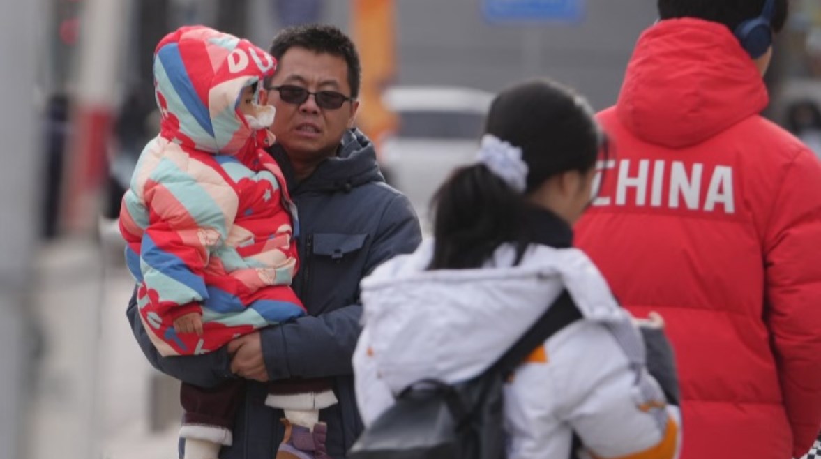 الصين تكافح لتشجيع السكان على زيادة الإنجاب والتخلي عن سياسة الطفل الواحد 