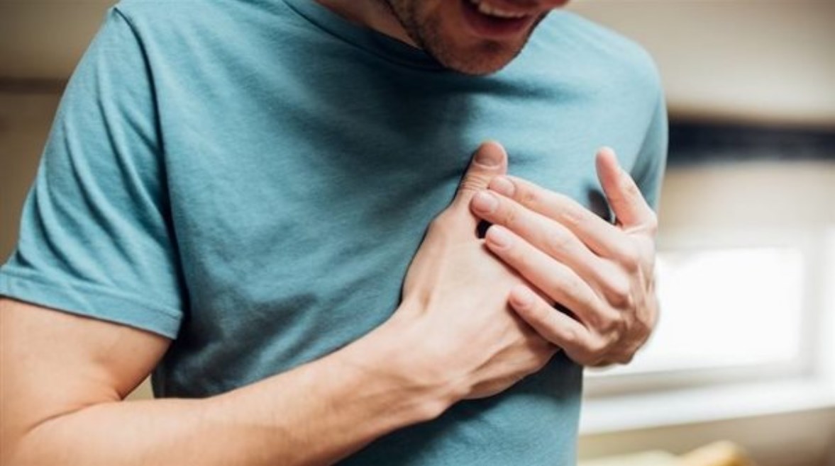 ألم بالقلب - أرشيفية