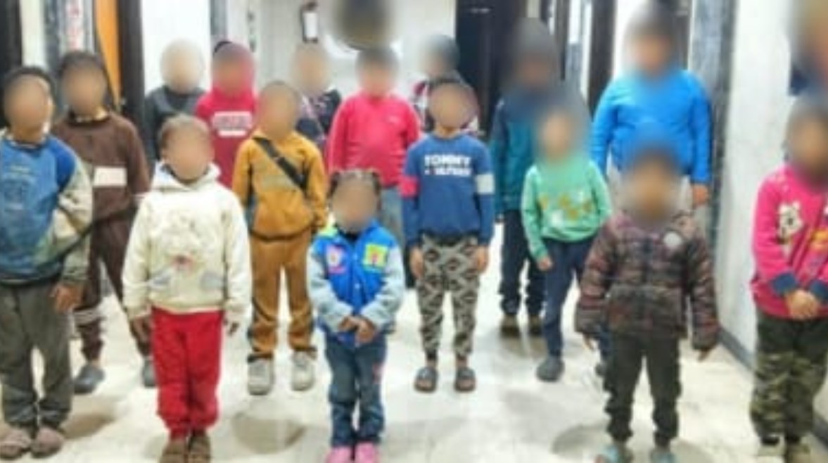 الأطفال المضبوطين