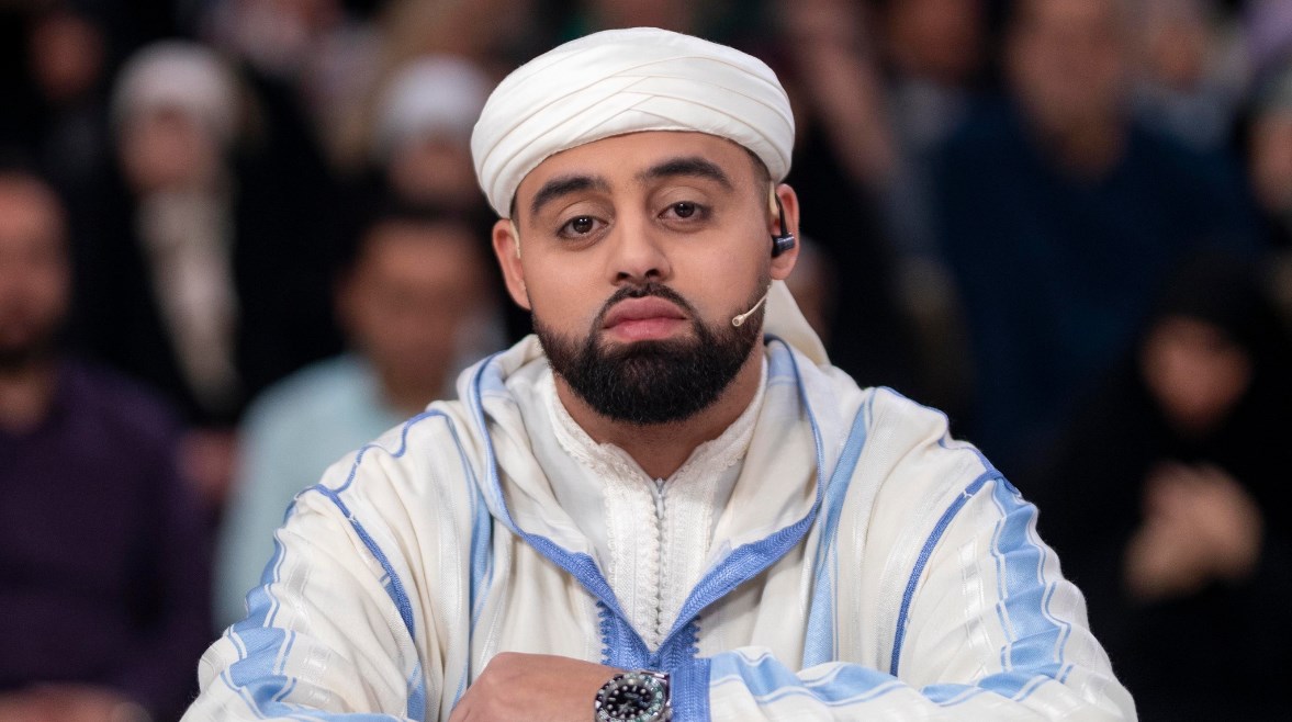 القارئ البريطاني، محمد أيوب عاصف