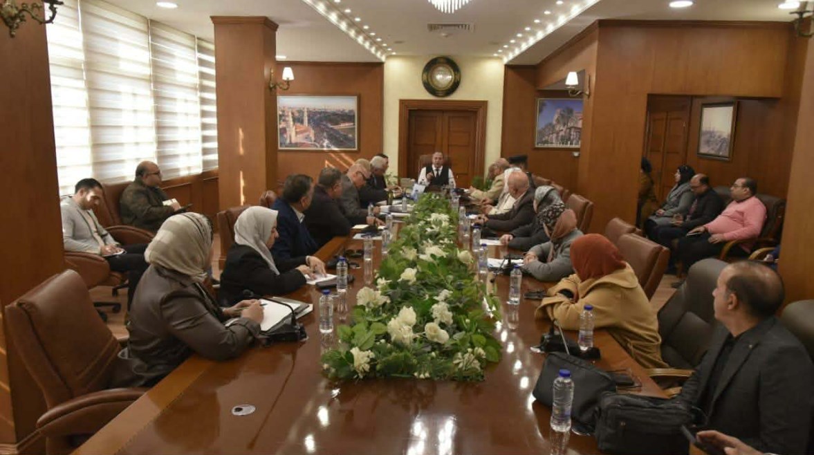 محافظ بورسعيد يعلن مواجهة وغلق أوكار النباشين ويؤكد: انتشارهم السبب الرئيسي في تراكم القمامة بالشارع