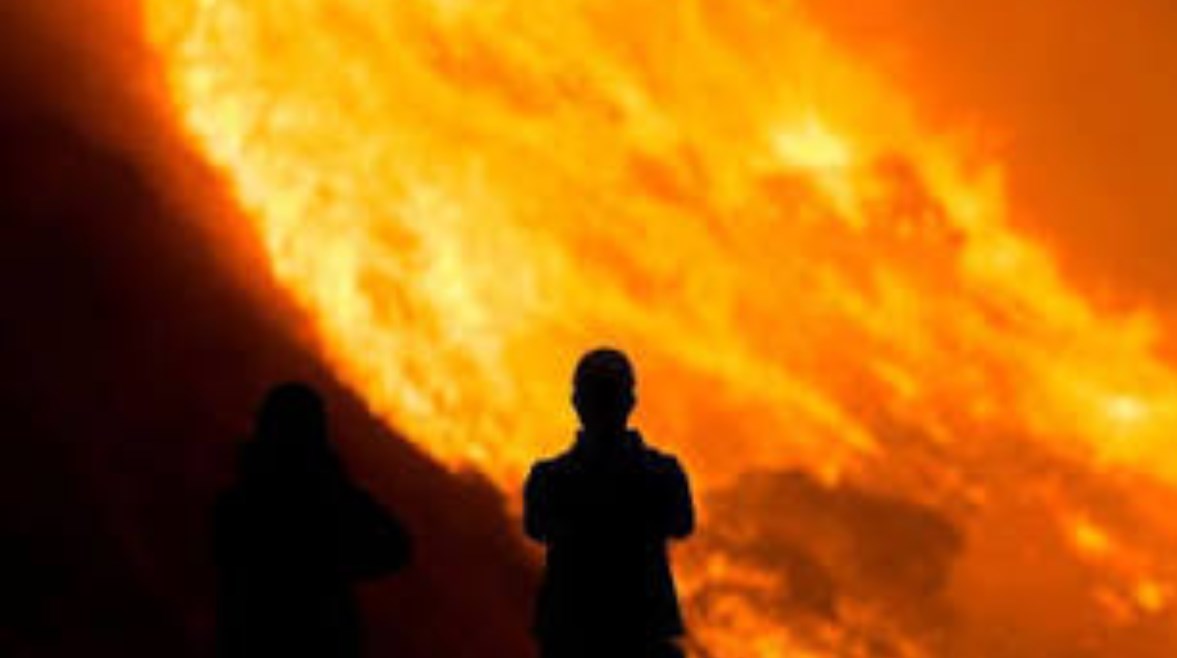 الحماية المدنية تسيطر على حريق بشقة سكنية في حرفيين الزهور ببورسعيد دون إصابات