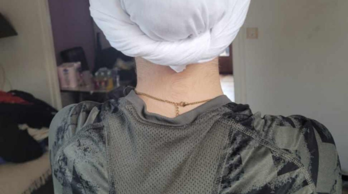 غطاء الشعر الذي ارتدته ميلينا