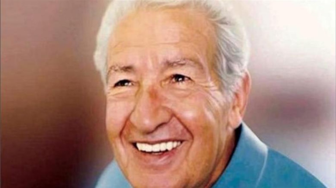 الكاتب الراحل إحسان عبدالقدوس