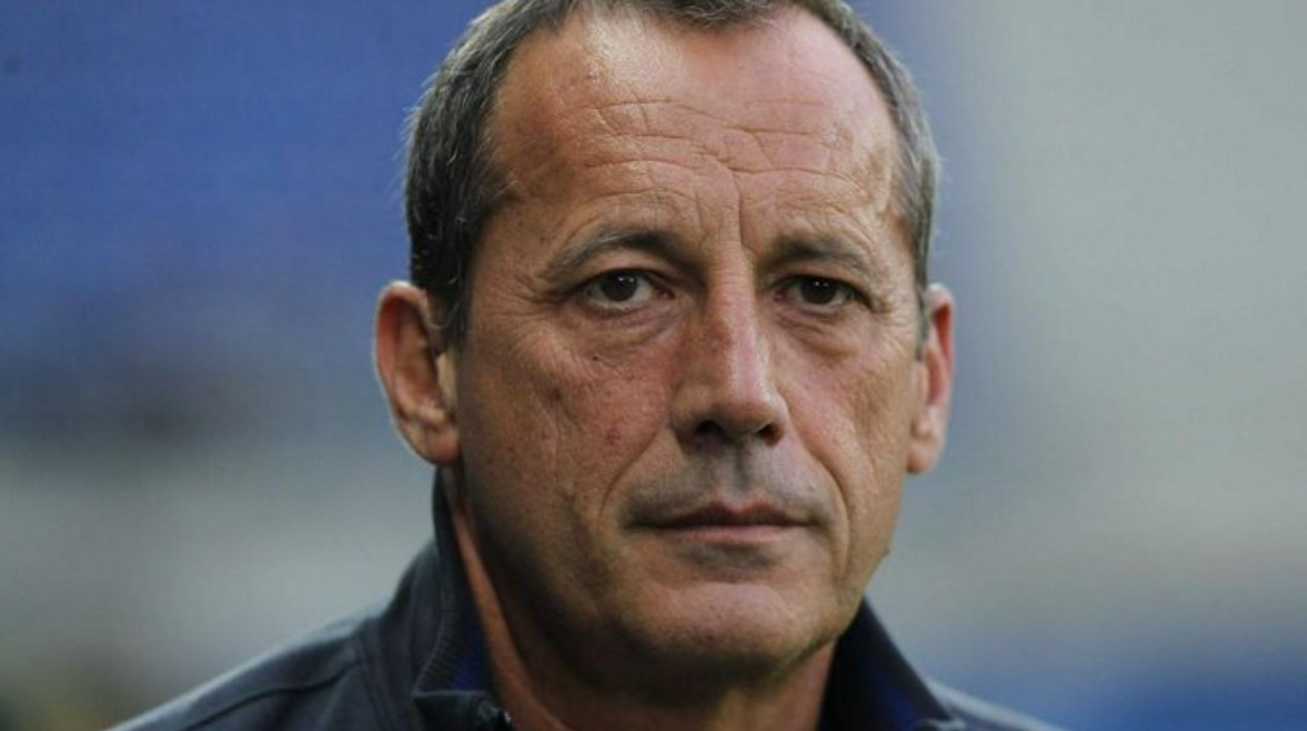 اغتيال ألان أورسيو الرئيس التاريخي السابق لنادي أجاكسيو الفرنسي أثناء جمازة والدته