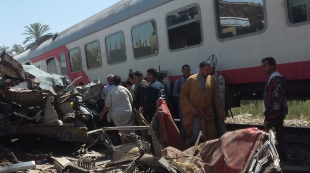 من موقع اصطدام قطارين في إسبانيا