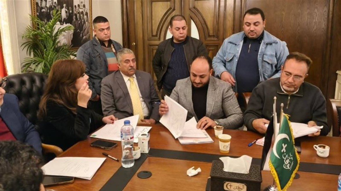 الحسيني الشرقاوي يتقدم بأوراق ترشحه لانتخابات رئاسة حزب الوفد