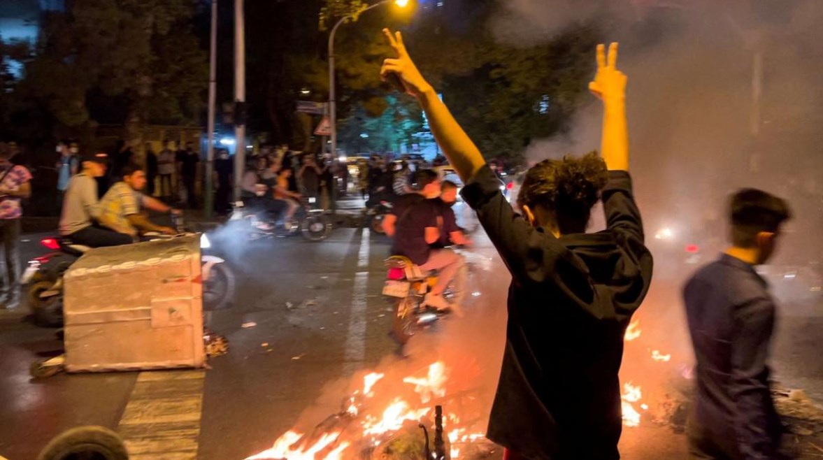 تظاهرات حاشدة في إيران