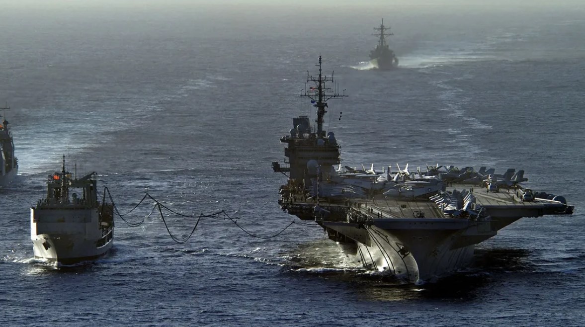 حاملة الطائرات الأمريكية يو إس إس كيتي هوك