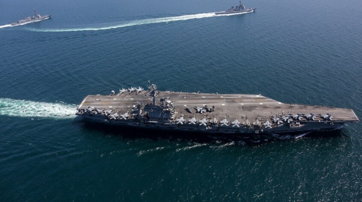 حاملة الطائرات الأميركية "أبراهام لينكولن"