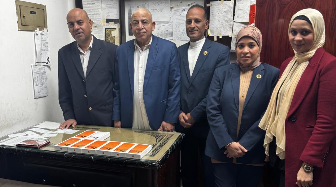 مسؤولين الجمارك بالأقصر 