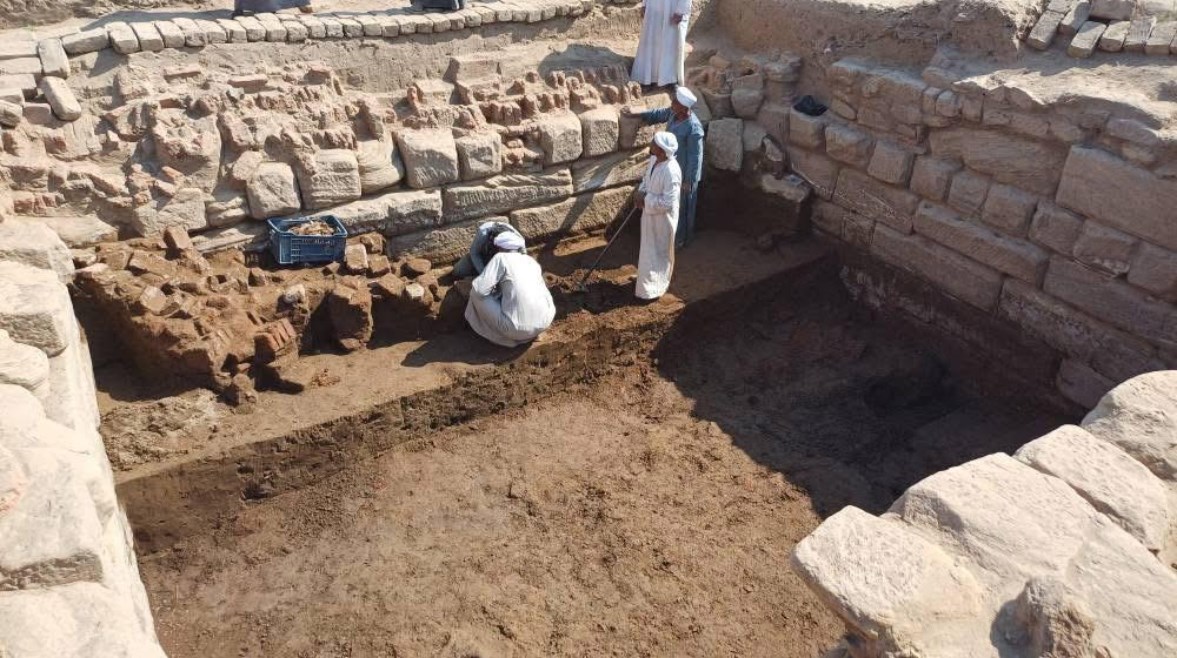 بحيره مقدسه جديدة داخل معابد الكرنك  