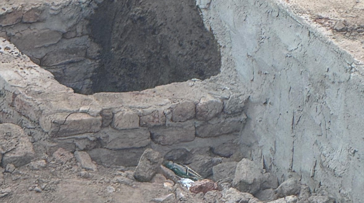 مقبرة في المنزل 