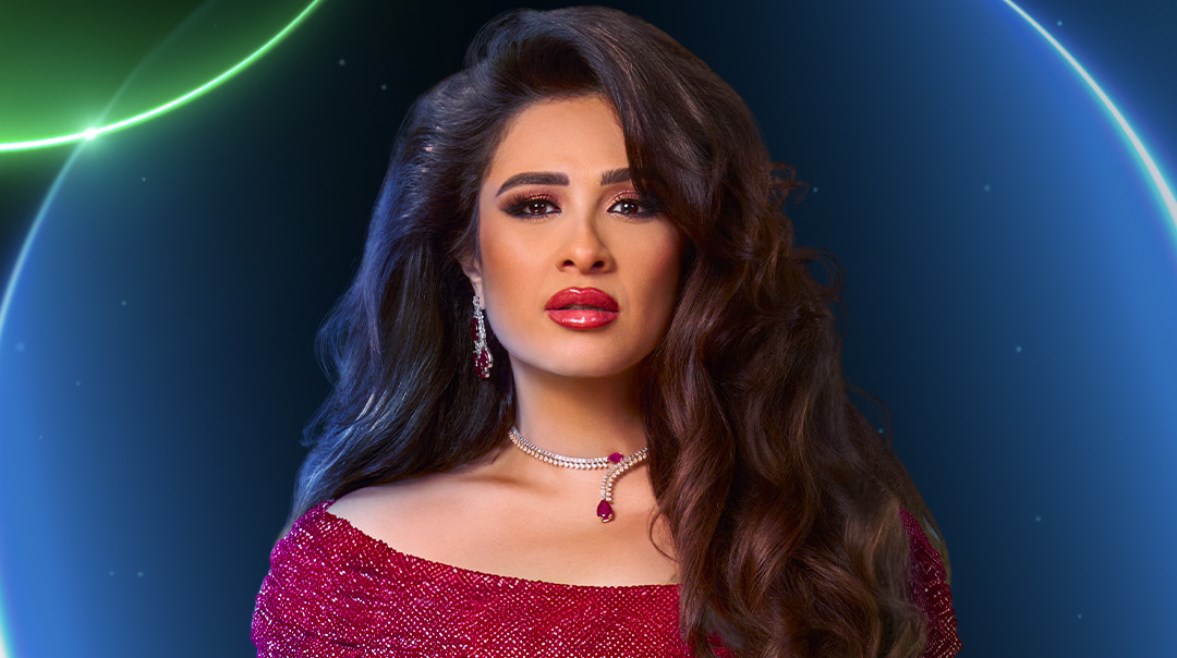 ياسمين عبدالعزيز باللون الأحمر في مسلسل وننسى اللي كان