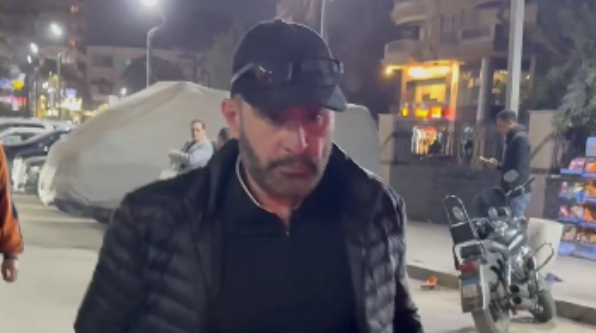 أحمد السقا في عزاء والدة نضال الشافعي