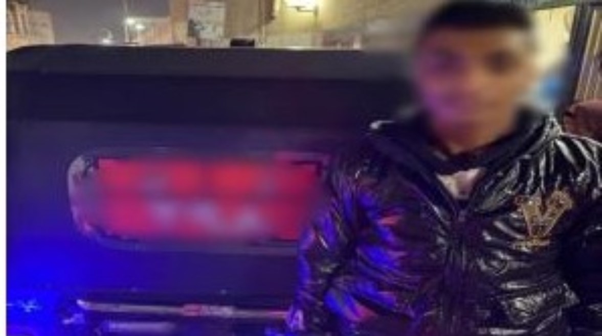 المتهم بعد ضبطه 