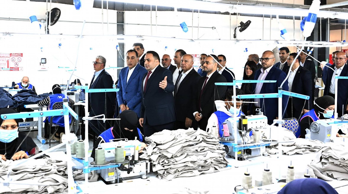 رئيس مجلس الوزراء، يفتتح مصنع "وامي فاشون" للملابس الجاهزة والمفروشات 