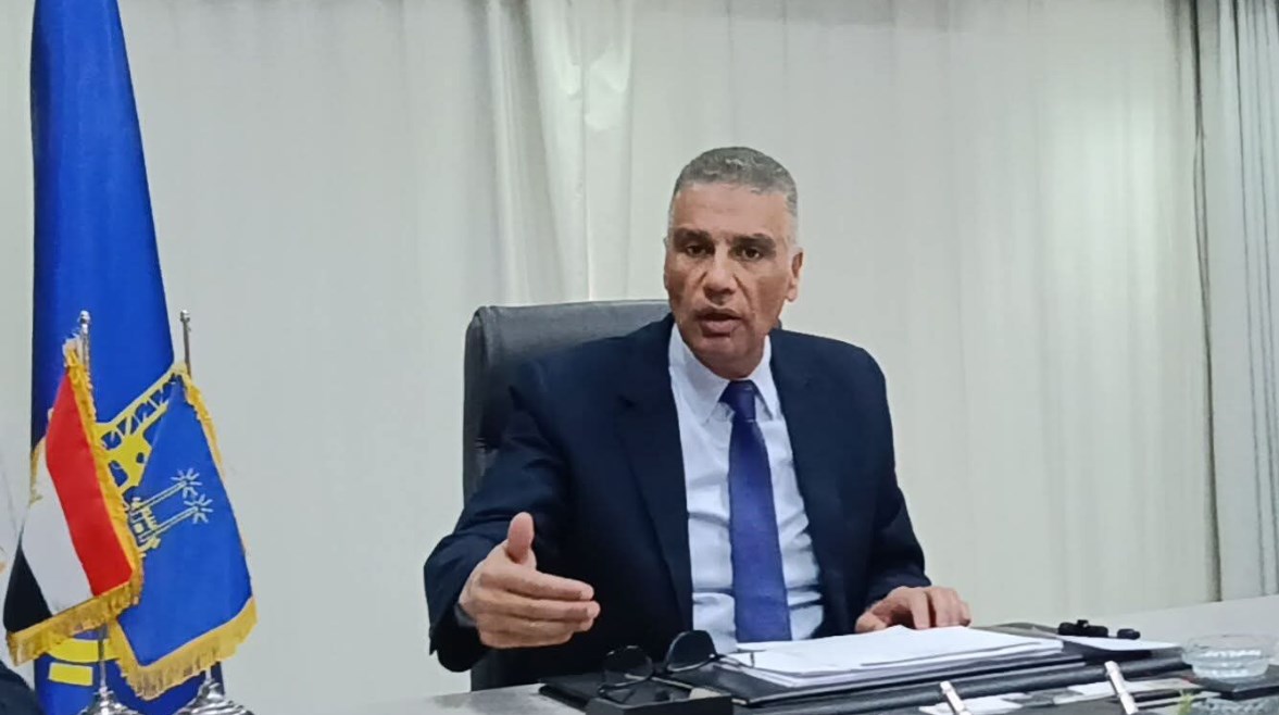 محافظ أسوان