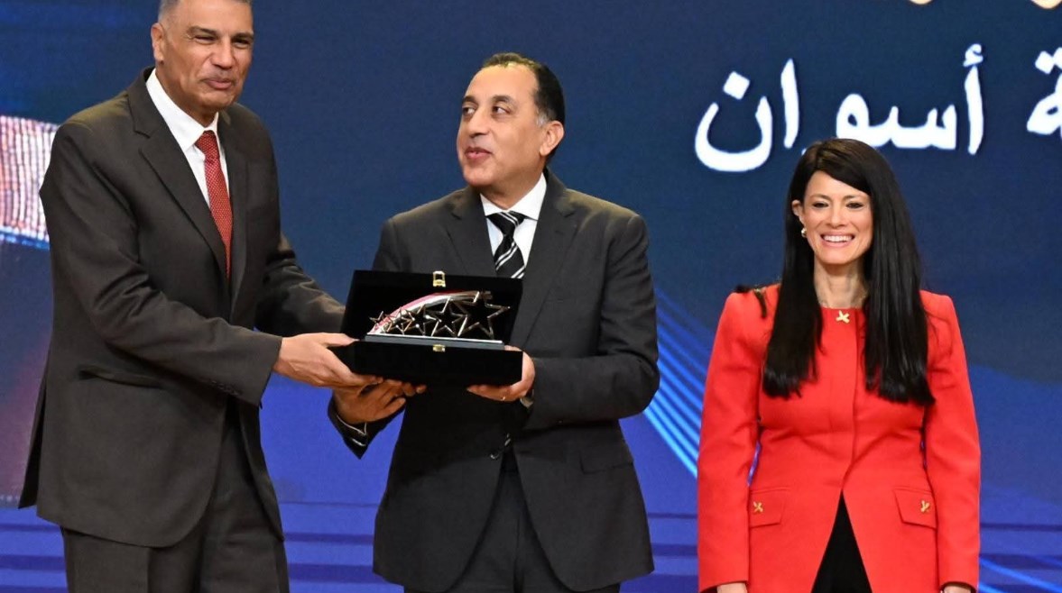 محافظة اسوان .. تحصد 4 جوائز  للتمييز الحكومى وترشح مدن أسوان وأبو سمبل ضمن جائزة أفضل 10 مدن