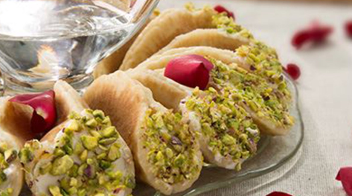 القطايف بالكريمة