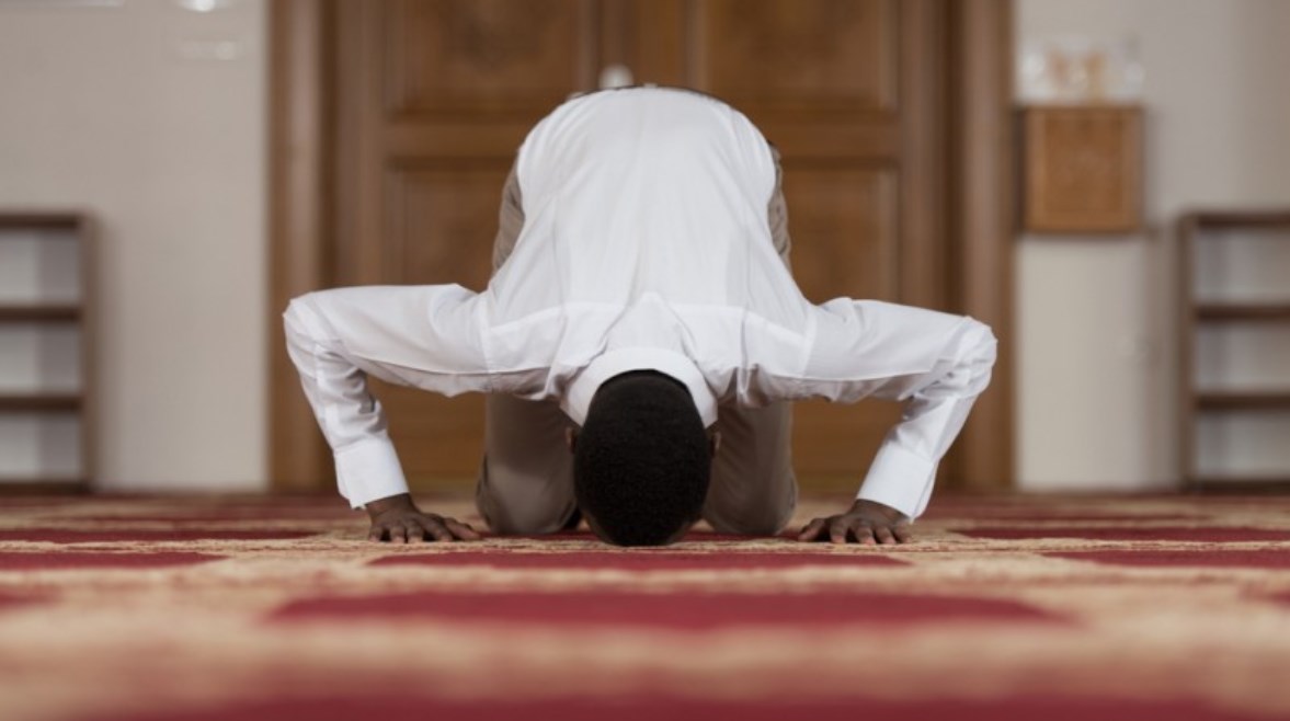 مواقيت الصلاة في مصر اليوم الإثنين 5 يناير 2026