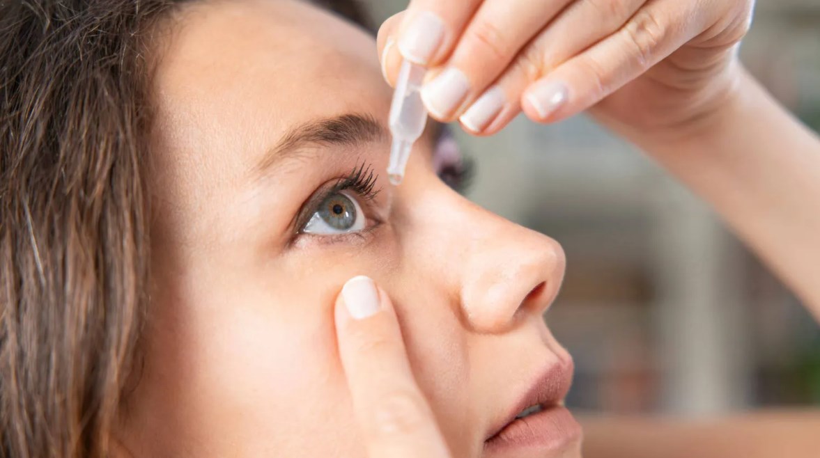 الدموع الاصطناعية 