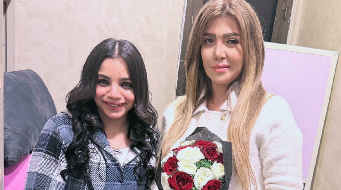 الفنانة لقاء سويدان والزميلة هايدي محمد