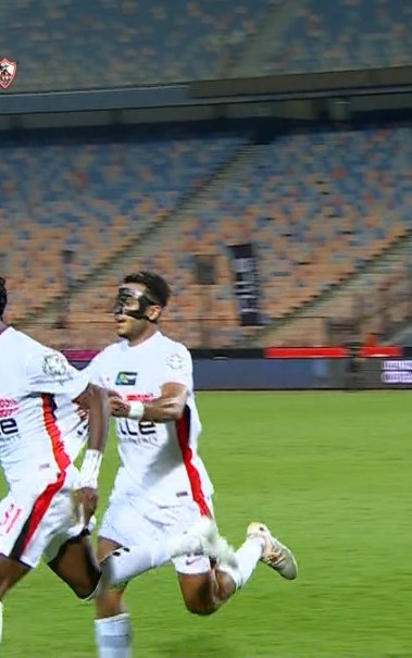 فرحة شيكو بانزا بهدفه في المقاولون
