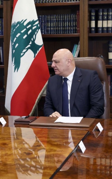 جوزيف عون خلال استقباله السيناتور الأمريكي