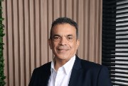 علاء الخشن، الرئيس التنفيذي لشركة راية لخدمات مراكز الاتصالات "Raya CX"