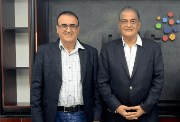 أسامة كمال، رئيس مجلس إدارة شركة "تريد فيرز إنترناشيونال"، و نضال أبوزكي، المؤسس والمدير العام لمجموعة "أورينت بلانيت"