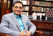 الكاتب الصحفي عبدالرحيم علي 