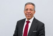 د.اسامة عبدالحي نقيب الأطباء 