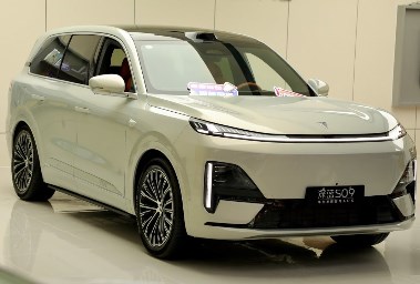 سيارة ديبال S09
