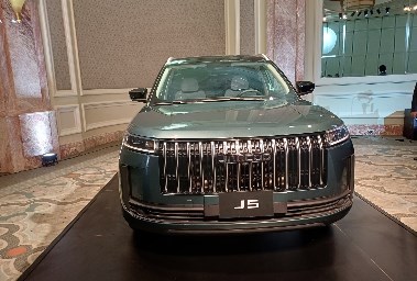 سيارة جايكو J5 